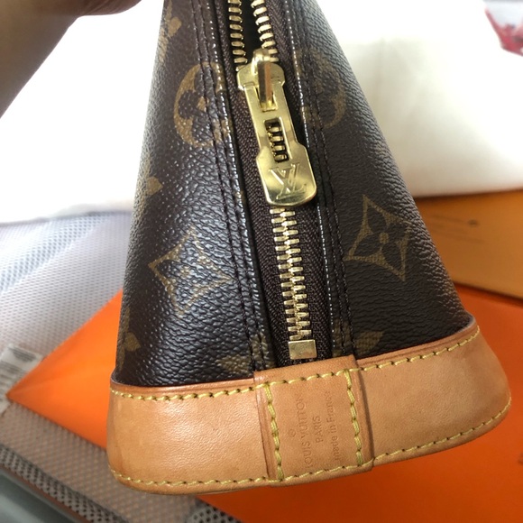 Louis Vuitton LV Alma BB in monogram - Picture 11 of 15